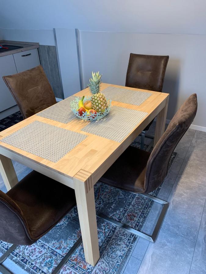 Ferienwohnung Sunny - Moderne Ferienwohnung Im Gruenen In Saarbruecken-West Exteriör bild